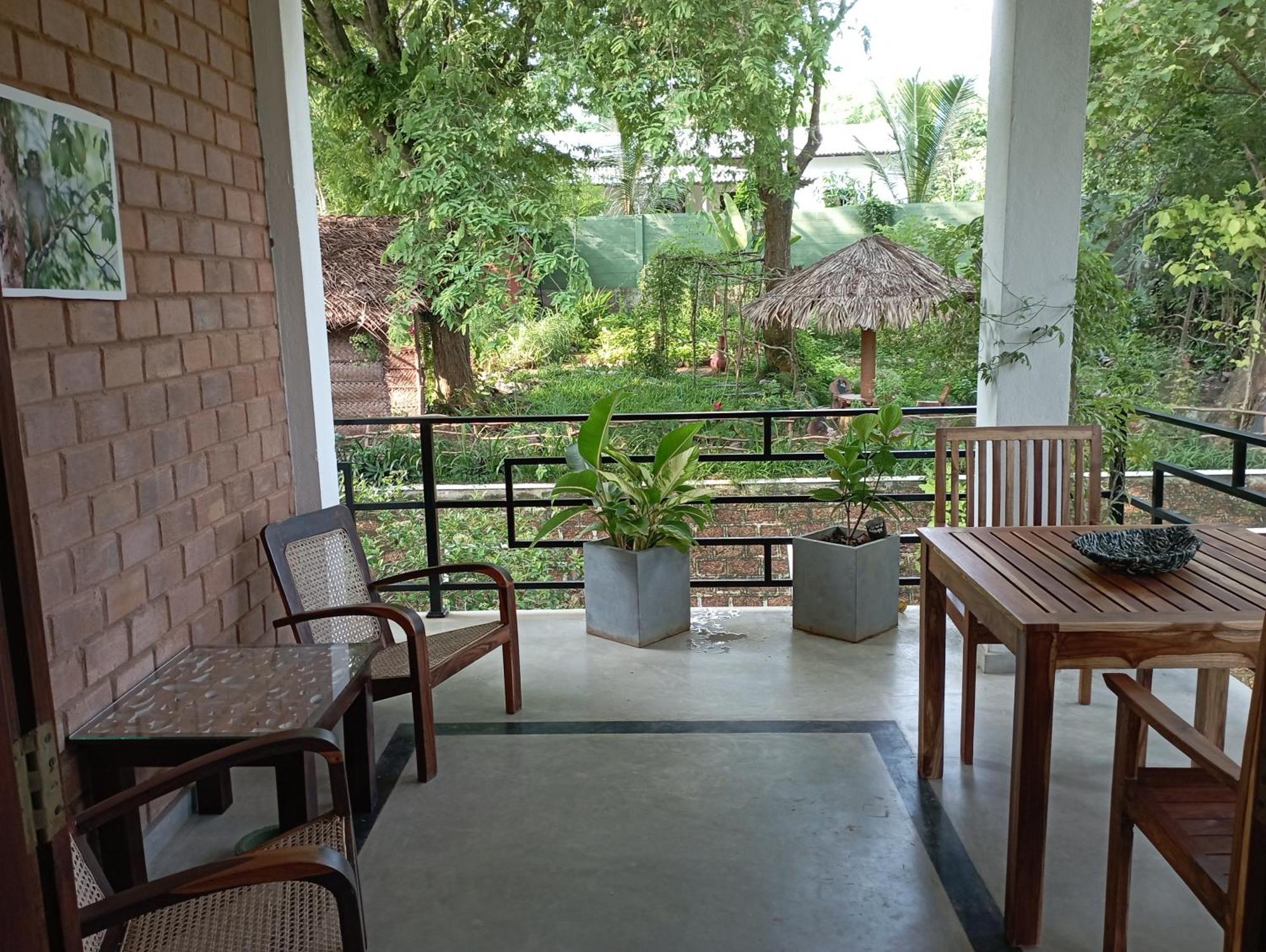 Villa Lyvie Ayurvedic Hotel Tangalle Bagian luar foto