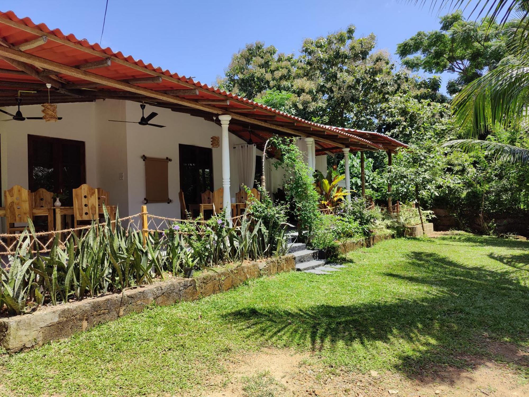Villa Lyvie Ayurvedic Hotel Tangalle Bagian luar foto
